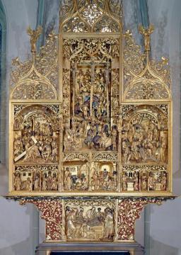Evangelische Pfarrkirche in Lünern: Kreuzigungsaltar, Schnitzaltar aus vergoldetem Eichenholz mit Darstellung der Passionsgeschichte, um 1520