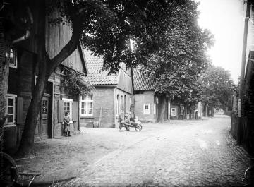 Harsewinkel, Schwerenot-Straße (Dr.-Pieke-Straße). Undatiert, um 1910?