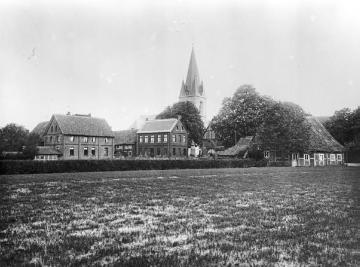 Harsewinkel-Greffen mit katholischer Pfarrkirche St. Johannes der Täufer. Undatiert, um 1910?