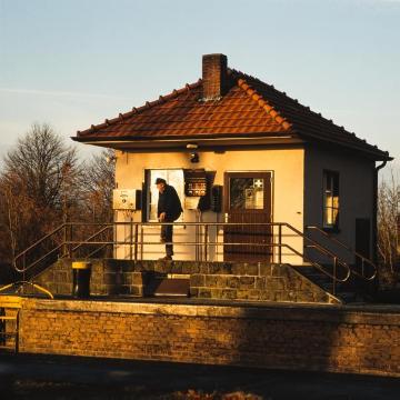 Schleusenwärterhaus am Dortmund-Ems-Kanal bei Hörstel-Bevergern, 1989.