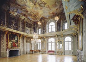 Festsaal des Erbdrostenhofes: Barocke Innenarchitektur mit Deckengemälde von N. Loder