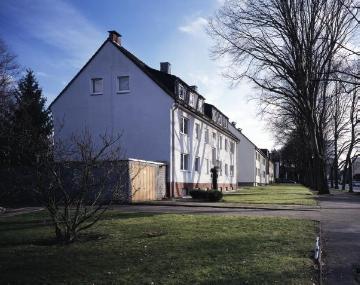 Drei Wohnblöcke der Wohnstätten-GmbH in der Flottmannstraße 41-45 in Herne, 2014. Historische Vergleichsaufnahme von 1954 siehe Bild 03_3781. 