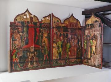 Burghofmuseum: Drei von ehemals vier Schreintafeln (Innenseite) mit Darstellung der Gefangennahme und Kreuzigung des Hl. Petrus, um 1440