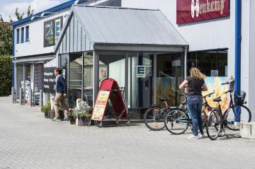 Ortszentrum Brochterbeck, 2015: Edeka-Markt "Heukamp" an der Wechter Straße, einziges Lebensmittelgeschäft im Dorf.