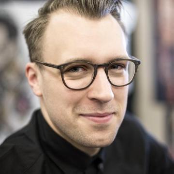 Tobias Tietchen, Designer und Tätowierer aus Hamburg, auf dem alljährlichen "Starfire Tattoo Weekend" in der Stadthalle Münster-Hiltrup.