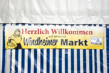 Windheimer Herbstmarkt 2016: Der Flohmarkt mit Kirmes findet alljährlich am letzten Oktoberwochenende im Bereich Weserstraße und Dorfstraße statt.