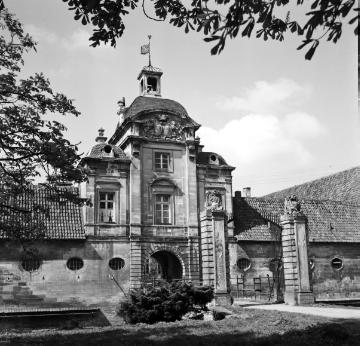 Haus Stapel, barockes Torhaus der Vorburg, errichtet 1719 nach Plänen von Johann Conrad Schlaun