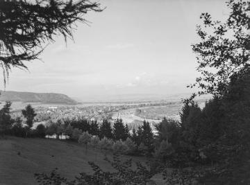 Blick vom Ziegenberg bei Höxter in das Wesertal, Sep. 1928.