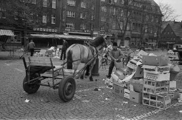 Markthändler mit Pferdegespann. Castrop-Rauxel, 1970.