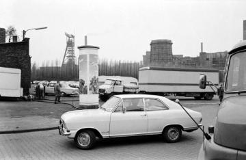 Castrop-Rauxel, Festplatz Widumer Straße mit Blick auf Zeche Erin, Mai 1973