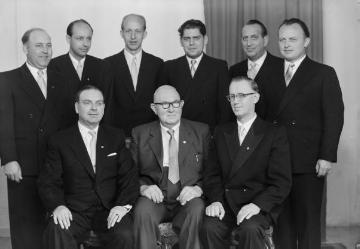 Vorstand des Männergesangvereins Harsewinkel, 1957. Atelier Jäger, Harsewinkel.