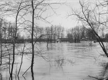 Hochwasser der Werse an der Pleistermühle, Blick nach Norden. Münster-St. Mauritz, Winter 1925/1926.
