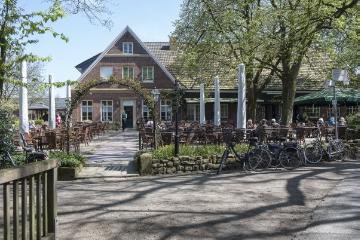 Landgasthof Haarmühle in einem Gutshaus von 1865, Ahaus-Alstätte (Beßlinghook 57) - Ausflugslokal an der niederländischen Grenze nähe Buurser Straße (als "Hessenweg" bekannte historische Handelstrasse von Deventer nach Münster). April 2016.