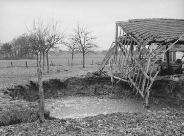 Ein Erdfall 2 km südöstlich von Steinbeck auf dem Hof Möllers, 1934.