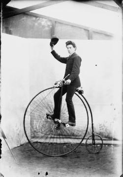 Hochradfahrer, 1885 