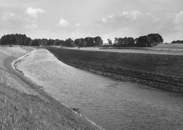 Neues Flussbett der Ems bei "Ringemanns Hals" nahe Münster, Aug. 1937. Fotograf: Georg Hellmund.