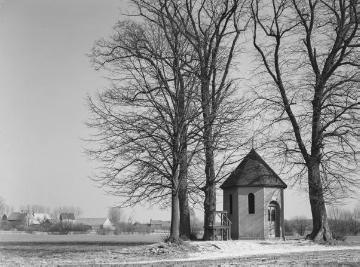 Kapelle bei Hohenholte, März 1954.