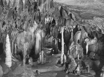 Die Dechenhöhle bei Untergrüne, 1928.