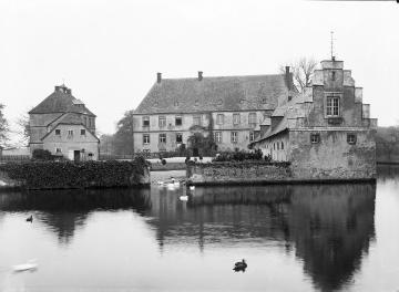 Schloss Tatenhausen bei Bokel, Nov. 1925.
