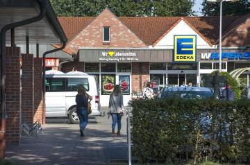 Dorfzentrum Ahaus-Alstätte: Einkaufszentrum Haaksbergener Straße Ecke Thieweg 20. Juli 2016.