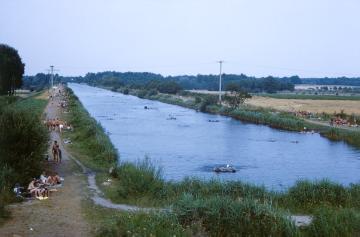 "Alte Fahrt" 1965: Badevergnügen im alten Arm der stillgelegten Kanalüberführung Ems/Dortmund-Ems-Kanal bei Münster-Gelmer ("KÜ")
