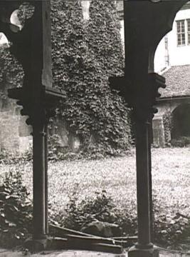 Ehemaliges Stift Keppel (Innenhofdetail), 1239-1811, als Prämonstratenserinnenkloster gegründet, ab 1871 Mädcheninternat, später Gymnasium (Originalangabe Stift Keppel lt. Stadtarchiv Hilchenbach nicht zutreffend).