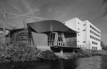 März 2005: Fertigstellung des Marta Herford, Museum für Kunst, Architektur, Design. Eröffnung im Mai 2005. Architekt: Frank Gehry, Kalifornien (USA).