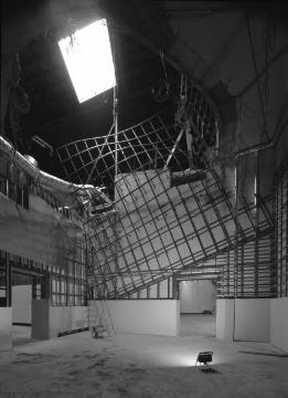 Bau des Marta Herford, Museum für Kunst, Architektur, Design. Architekt: Frank Gehry, Kalifornien (USA). Bauzustand der Ausstellungshalle 2004, Fertigstellung 2005.