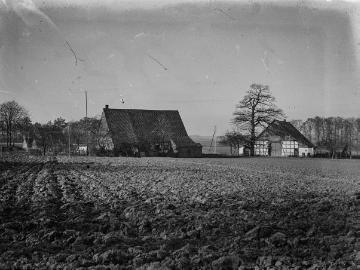 Bauernhof im Ravensberger Land, vermutlich Enger. Undatiert, 1940er Jahre?