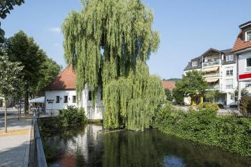 Wassermühle in Menden, Südwall - als Getreidemühle erbaut im 16. Jh., heute Gastronomiebetrieb. Ansicht 2015, historische Vergleichsaufnahme siehe Bild  11_4576