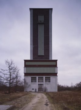 Förderturm der 1981 stillgelegten Zeche Königsborn III+IV; erbaut 1924-29, seit 1990 Technisches Kulturdenkmal