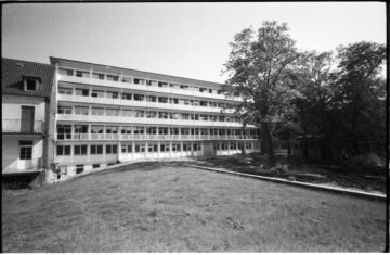 Kinderklinik St. Elisabeth, Hamm: Neubau von 1961 am Nordenwall. Gründung der Klinik 1926 an der Brüderstraße 44, im Zweiten Weltkrieg zerstört. Undatiert, um 1962 [?]