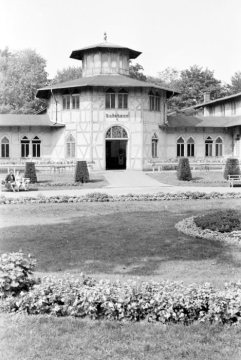 Bad Hamm, Sole-Kurbad 1882-1955: Das Badehaus - errichtet 1882, abgerissen um 1960. Undatiert, um 1950.