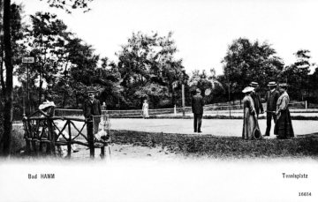 Bad Hamm, Sole-Kurbad 1882-1955: Tennisplatz im Kurpark. Postkarte, undatiert, um 1905?