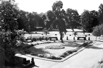 Bad Hamm, Sole-Kurbad 1882-1955: Blick in den Kurpark. Undatiert.