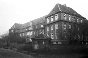 St. Josef-Krankenhaus ("St. Jupp") in Hamm-Bockum-Hövel, gegründet 1913 auf Initiative des Freiherrn Fritz von Twickel und des Malteser-Ordens anlässlich des Grubenunglücks auf Zeche Radbod 1908. Undatiert, um 1950 [?]