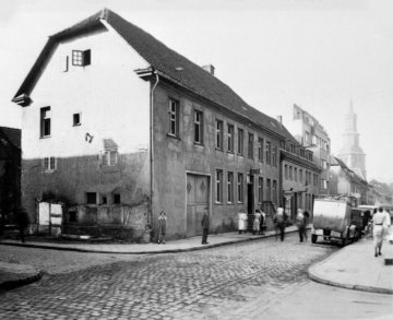 Hamm - Nassauer Straße Höhe Kreuzung Sternstraße mit Blick zur Martin-Luther-Kirche. Undatiert, um 1950 [?]