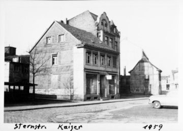 Hamm - Sternstraße, Hausnummer 4 im Vordergrund mit Ladengeschäft "Kaiser" (Lacke und Farbenrohstoffe), 1959