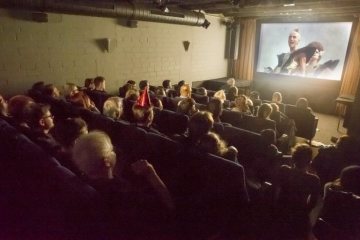 Aufführung des Filmklassikers "Rocky Horror Picture Show" im "Offkino" des "Filmhaus Bielefeld", Mai 2015. 