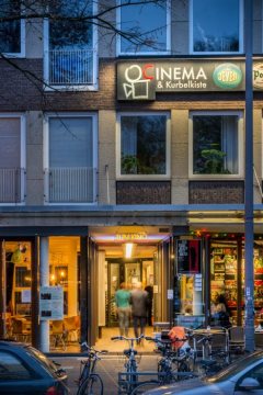 CINEMA Filmtheater - ein vielfach ausgezeichnetes Programmkino in Münsters Innenstadt, Warendorfer Straße 45-47. Ansicht im November 2015.