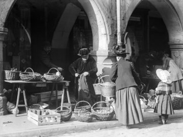 Verkaufsstände unter den Bögen des Prinzipalmarktes , Münster 1913.