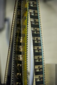 Im Filmtheater Winterberg, 2014: Beispiel eines 35 mm-Filmstreifens.
