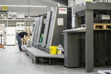 Produktionshalle der Druckerei Kettler, Bönen, April 2016 (Druck & Verlag Kettler GmbH, Robert-Bosch-Straße 14)