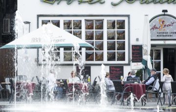 Werne-Altstadt: Hotel-Restaurant Baumhove am Markt mit Cafébar "Auszeit". September 2016.
