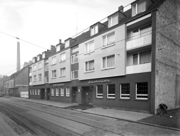 Das neue Kolping-Haus mit Gaststätte, Hamm, Oststraße 49-53, fertiggestellt 1958 zum 100-jährigen Jubiläum der Kolpingfamilie Hamm 1959.