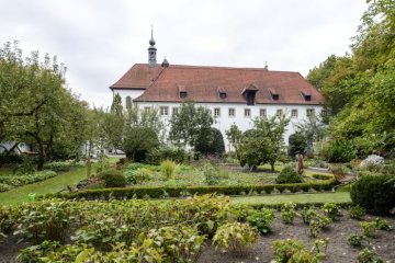 Kapuzinerkloster Werne mit Klostergarten. Das Kloster wurde 1671/1680 errichtet nach Plänen des Ambrosius von Oelde, Kapuzinerbruder und Barockbaumeister. November 2014.