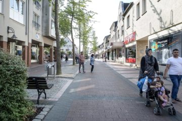 Bergkamen-Innenstadt: Fußgängerzone Präsidentenstraße. September 2016