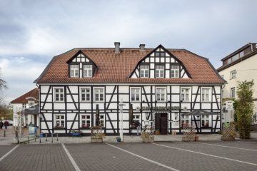 Altstadt Fröndenberg: Gasthaus Zum Marktgrafen am Markt. November 2017.