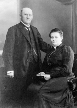 Ehepaar aus dem Bekanntenkreis Dr. Hermann Reichlings, 1929 - ohne Namen.