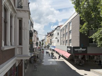 Kamen-Altstadt: Fußgängerzone Weststraße Höhe Marktstraße - Blick Richtung Westen. August 2017.
